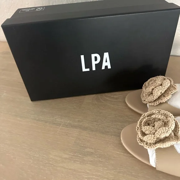 LPA /REVOLVE Elba Sandal in Light Brown
8.5 - Picture 7 of 12